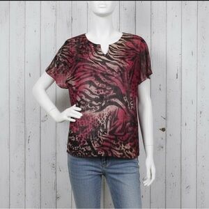 🛍️BUNDLE ONLY ITEM🛍️ Animal print Top Size M